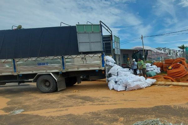 Giao hàng lô ống nhựa Thương hiệu Đệ Nhất tận chân công trình